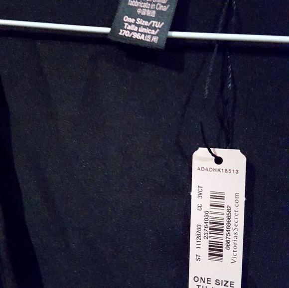 Victoria's Secret kimono 😍 NWT! Special edition! - Picture 3 of 8